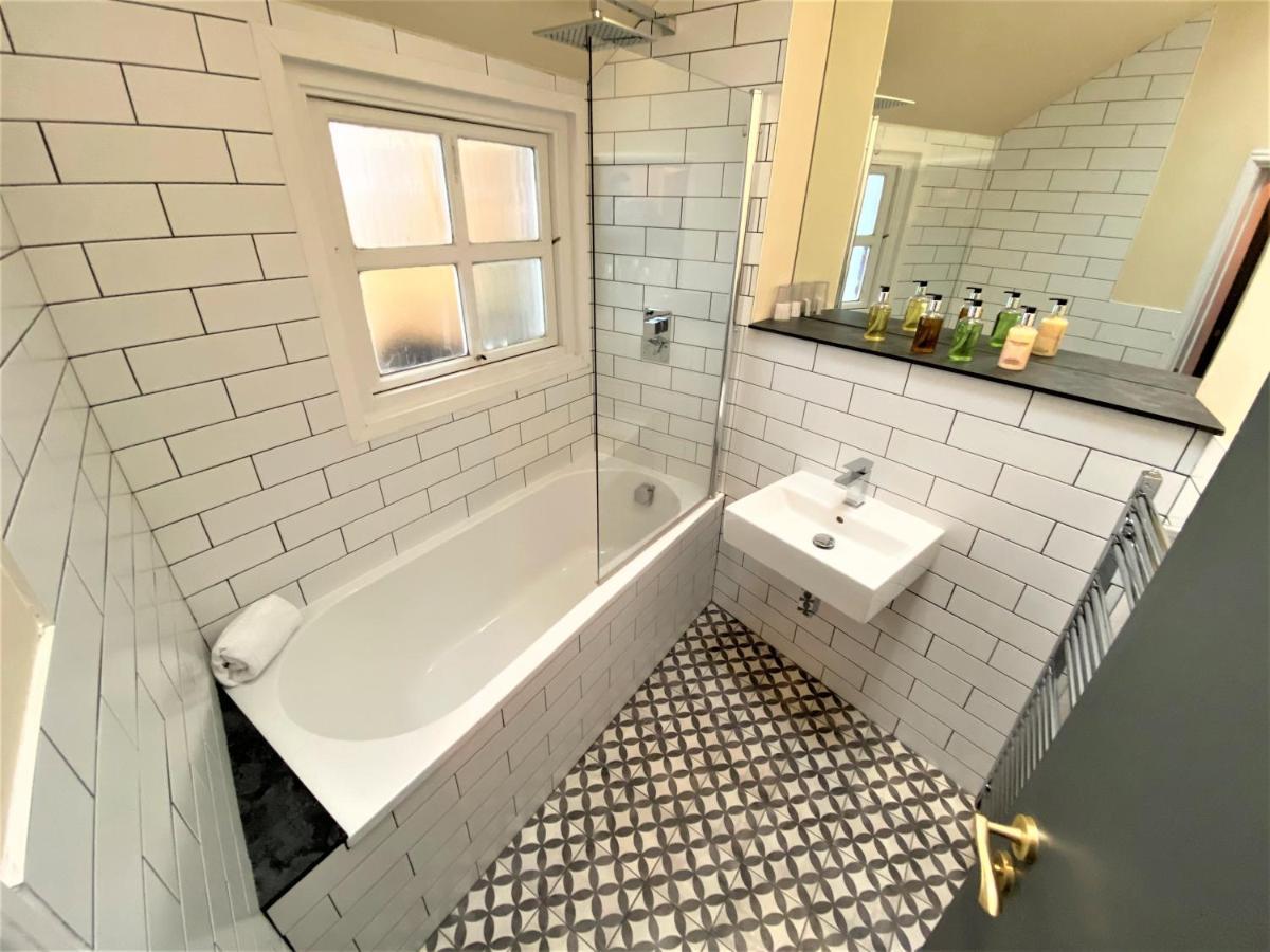 The Leeming At Claremont Apartments ليدز المظهر الخارجي الصورة